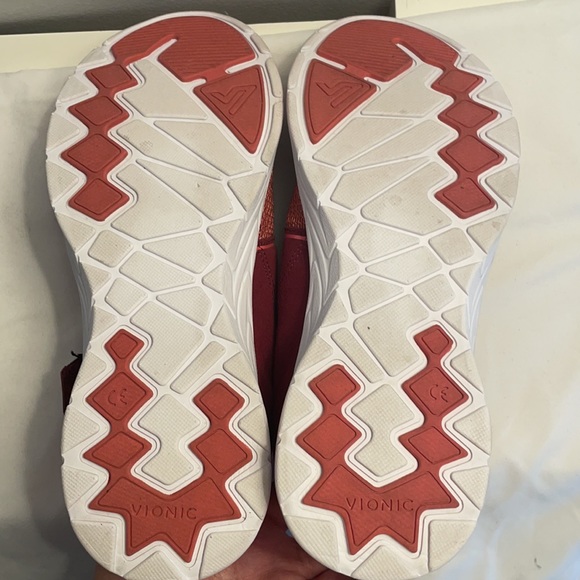Vionic aimmy red athletic shoe- size 8.5 wide - Picture 5 of 6